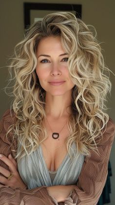 22 Layered Curly Haircuts 2025: Stylish Ideas for Voluminous Curls