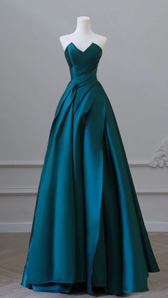 Graduation Dress With Gown, Robes Glamour, Gowns Dresses Elegant, Classy Prom Dresses, Cute Prom Dresses, Dresses Party