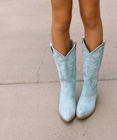 Colored Cowgirl Boots Outfit, Light Blue Cowgirl Boots, Fun Cowgirl Boots, Country Concert Asethic, Colorful Cowgirl Boots, Blue Cowgirl Boots Outfit, Blue Cowgirl Aesthetic, Aesthetic Cowgirl Boots, Cute Cowboy Boots