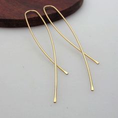 Elegant Gold Earrings - Modern Earrings - Unique Earrings - Fashion Earrings - Modern Jewelry - 3 in Elegant Gold Earrings, Jewelry Campaign, Marrow Fine, Rings Black, Simple Stud Earrings, Jewelry Drawing, Earrings Everyday, Recycled Jewelry