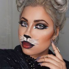 Black Cat Makeup, Cat Face Makeup, Nails And Makeup, Maquillage Halloween Simple, Bunny Makeup, Cat Halloween Makeup, Meme Costume, Halloween Make-up Looks, Makeup Cantik