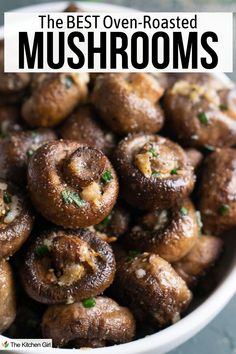 Juicy mushrooms in white bowl. Title: The best oven-roasted mushrooms. Bake Mushrooms Oven, How To Cook White Mushrooms, Best Way To Cook Mushrooms, Cooked Mushroom Recipes, Mushroom Recipes Oven, Mushroom Recipes Baked, How To Make Mushrooms, Whole Mushroom Recipes, Baked Mushrooms Oven