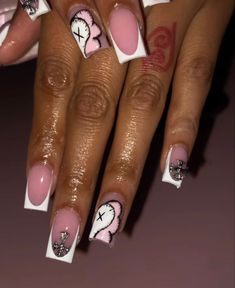 Kaws Short Acrylic Nails, Kaws Nails Design Short, Short Baddie Nails Acrylic, Kaws Nails Short, Dope Short Nail Designs, Baddie Short Acrylic Nails, Kaws Nails