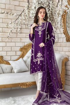 Eid Outfit by Haniya Jibran Statement Dupatta, Purple Suit, Organza Shirt, Kurta Set For Women, Eid Dresses, Pakistani Designers, Pakistani Suits, Silk Dupatta, Mirror Work