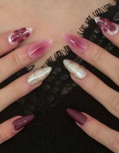 Water Encapsulated Nails, Classy Business Nails, Jelly Nail Polish Designs, Funky Tips Nails, Japanese Hard Gel Nails, Maximalist Nails Almond, Gemini Nails Designs, Sculpting Gel Nails, Spain Nails