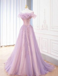 Royal Aesthetics, Dress Creator, Prom Inspo, Amazing Dresses, Baddie Tips, Elegant Prom Dresses, Princess Ball Gowns, Prom Dress Inspiration