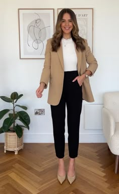 Conference Outfit, Women Office Outfits, Interview Outfits Women, Business Professional Outfits, Business Attire Women, Corporate Attire, Professional Outfits Women, Business Outfits Women