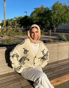 Hijabi Streetwear, Fits Casual, Bts Dogs, European Girl, Fit Inspired, Girly Style Outfits, Bff Poses