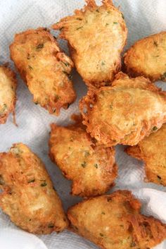 some fried food is sitting on a napkin