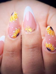 Multicolor  Collar  ABS  Uñas de Color Embellished White And Sunflower Nails, Sunflower French Nails, Sun Flowers Nails, Almond Nails Summer Colors, Sunflower Nails Design, Nail Forms, Pedicure Nail Art