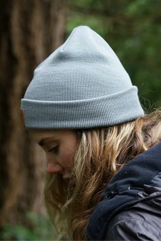 Hipster hiking outfit with a grey wool beanie for Women. Ethical and ecological sustainable merino wool beanie by VAI-KO. Photo and model @secretagentmike & @lindseynaglieri Health Art, Hiking Outfit, Hats For Sale, Beauty Health