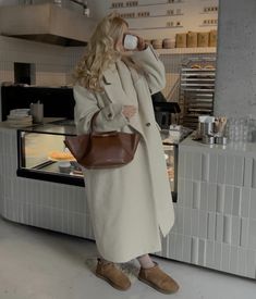 Jacket Outfit Women, Old Money Style, Jacket Outfit, Autumn Style, Winter Fits, Coat Fashion, Outfit Idea, Old Money, Jacket Outfits