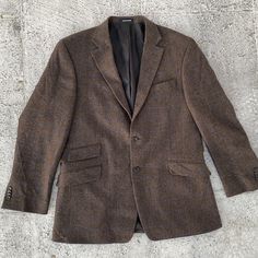 Paul Fredrick Men Blazer Brown Sport Coat Two Button Jacket 100% Wool Size 42r Brand: Paul Fredrick Color: Brown 100% Wool Size: 42r Pit To Pit: 23 Inches Front Length: 31 Inches Shoulder To Shoulder: 20 Inches Pit To Cuff: 17 Inches Pre Owned: Good Used Condition Brown Sport Coat, Men Blazer, Button Jacket, Blazers For Men, Jacket Buttons, Sport Coat, Mens Suits, Blazer Suit, The 100