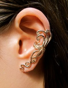 Ear Cuff Swirl Spiral Earring  Bronze Siren's Song by martymagic, $34.00 Piercings Ear, Minimalist Ear Cuff, Snake Ears, Wrap Earrings, Swirl Earrings, Spiral Earrings, Casting Jewelry, From Santa, Triangle Earrings