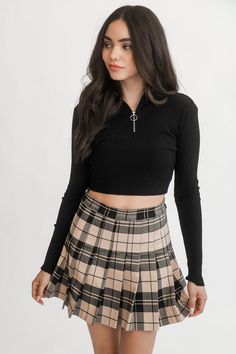 DetailsA mini pleated plaid skirt featuring a zip-up in the back.Content + Care- 60% Rayon, 35% Polyester, 5% Spandex- Hand or machine wash coldSize + Fit- Full length: 15"- Waist: 26" Katie Sturino, Pleated Plaid Skirt, Tartan Mini Skirt, Preppy Fall Outfits, Mini Skirt Dress, Woman Dresses, Bodycon Dresses Casual, Preppy Fall, Fall Outfit Ideas