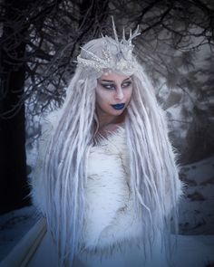 Snow Queen Crown Diy, Dark Ice Queen Makeup, Scary Ice Queen Makeup, Winter Headpiece Snow Queen, Winter Crown Ice Queen, Evil Princess