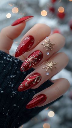 Art Noel, Red And Gold Nails, Christmas Gel, Red Christmas Nails, Christmas Nails Easy, Cute Christmas Nails, Christmas Gel Nails, Nails Easy, Red Nail Designs