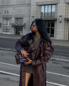 New York Sweater Outfit, Fall Trench Coat Outfits, Nyc Fall Street Style, All Black Fall Outfits, Outfits Scandinavian, Outfits Minimal, Black Fall Outfits, Pinterest Wardrobe