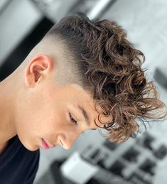 Curly Hairstyles For Boys, Boys Haircuts Curly Hair, Boys Fade Haircut, Top Haircuts For Men, Kids Haircuts, Quiff Haircut, Boy Haircuts Short, Boy Haircuts Long