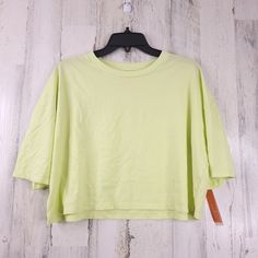 Colsie Lime Green Short Sleeve Crop Top Shirt Size: M New With Tags H5-2116 Green Short Sleeve Tops For Loungewear, Green Short Sleeve Lounge Shirt, Green Short Sleeve Shirt For Loungewear, Casual Green Cropped Blouse, Green Cropped Casual Top, Green Casual Cropped Tops, Casual Cropped Green Tops, Green Relaxed Fit Short Sleeve Crop Top, Green Short Sleeve Blouse For Loungewear