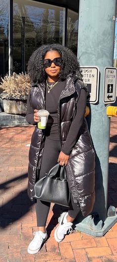 Heavy Winter Outfits Cold Weather, Winter Outfit Ideas Black Women, Cold Weather Outfits Black Women, Winter Errands Outfit, Outfit With Sweats, Fall Fits Black Women, Plus Size Winter Outfits Cold Weather, Fall Midsize Outfits, Layering Outfits Street Style