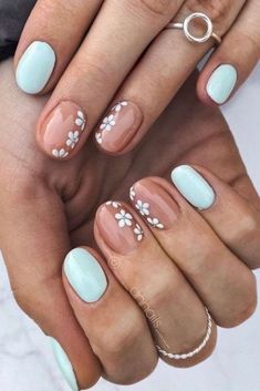 Spring Nails 2022, Nail Nail Designs, Celebration Invitations, Do It Yourself Nails, Spring Events, 2023 Nails, Graduation Nails, Formal Nails, Subtle Nails