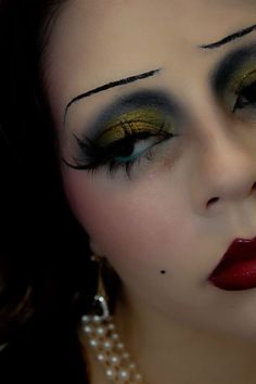 Gothic 1920s Makeup, Jazz Age Makeup, 1920s Cabaret Makeup, 20s Eyebrows, 1920 Makeup Look, Dark Cabaret Makeup, Vintage Cabaret Aesthetic, Cabaret Makeup Burlesque, 20s Eye Makeup