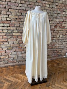 1800 Nightgown, Old Timey Night Gowns, 1800s Sleepwear, Medieval Sleepwear, 1800s Nightwear, 1600s Nightgown, Medieval Nightgown, Historical Prairie Dress For Daywear, 1830s Nightgown