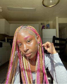 Braids With Streaks Of Color, Ginger And Pink Peekaboo Braids, Black Pink And Blonde Knotless Braids, Pink And Grey Braids, Color Combos Braids, Brown And Pink Braids Black Women, Red Pink And Blonde Box Braids, Pink Brown And Blonde Knotless Braids, Pink And Blonde Braids With Beads