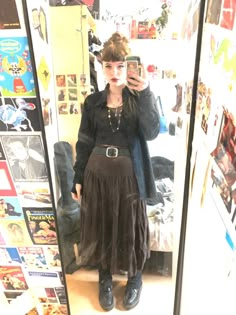 Long Skirt Grunge Outfits, Goth Long Skirt Outfit, Folk Punk Outfit, Fairy Goth Outfit, Hippie Goth Outfits, Goth Cottagecore, Fairy Goth, Long Skirt Outfits