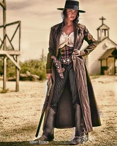 ~ La Chica Mala: a badass gunslinger of the Olde West. Modeled here by cowgirl Tressie Childs for Short Branch Mercantile. ~ Womens Gunslinger Costume, 1800s Western Women, Saloon Girl Costumes Old West, 1800s Wild West Fashion, 1850s Western Fashion, Bandit Costume Western, Saloon Girl Outfit, Old West Photoshoot, Gunslinger Cosplay