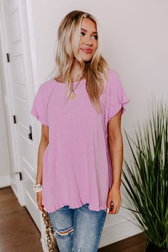 Chic Tops With Frayed Hem And Relaxed Fit, Chic Relaxed Fit Top With Frayed Hem, Summer Crew Neck Top With Frayed Hem, Summer Tops With Frayed Hem For Layering, Crew Neck Top With Frayed Hem, Spring Tops With Frayed Hem For Casual Gatherings, Crew Neck Tops With Frayed Hem For Layering, Chic Everyday Tops With Frayed Hem, Chic Everyday Top With Frayed Hem