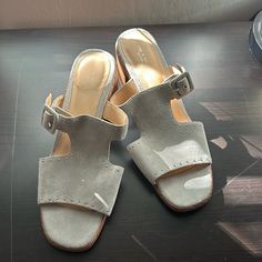 Nwt Rag & Bone Sandals Size 38.5. Gray Suede With Chunky Heel And Buckle Detail. Small Stud Details. Summer Suede Mules With Heel Strap, Summer Suede Mules With Heel Loop, Bone Shoes, Gray Suede, Chunky Heel, Chunky Heels, Rag & Bone, Women's Shoes Sandals, Bones