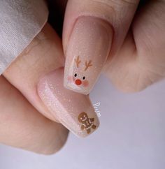 Christmas Nails Snowman, Ivory Nails, Nail Art Dotting Tool, Nail Art Noel, Minimal Nails Art, Gel Nail Art Designs, Nail Effects, Cute Nails For Fall