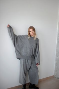 Oversized Lightweight Sweater Loose Sweater Oversize Jumper - Etsy Oversized Jumper Outfit, Woolen Clothes, Oversized Sweater Outfit, Loose Fit Sweater, Jumper Outfit, Oversize Pullover, Pullover Outfit, Sweater Oversized, Oversized Jumper