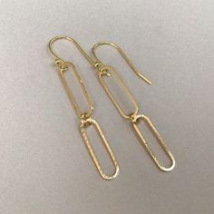 New Cable Link Drop Earrings 2” Length, About 7mm Width 18k Gold Plated Metal Lightweight Minimalist Style These Gorgeous Link Earrings Are Perfect For Anyone Who Wants To Add A Touch Of Luxury To Their Look Bestseller Style. Great Gift Idea Please Review My Other Handcrafted Artisan Jewelry On Sale Additional 10% Discount With Bundle 2+ Bundle Up And Save Even More! Fast Shipping From California Everyday Gold Recycled Gold Earrings, Modern Everyday Earrings In Recycled Gold, Modern Everyday Earrings Made From Recycled Gold, Gold Jewelry With Ear Wire In Recycled Gold, Gold Recycled Gold Earrings With Ear Wire, Gold Earrings With Ear Wire In Recycled Gold, Gold Rectangular Linear Earrings For Everyday, Gold Hypoallergenic Linear Earrings For Anniversary, Gold Hammered Rectangular Earrings