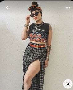 Hipster Festival Outfits, Alt Best Friend Tattoos, Bellbottom Pants Outfits Plus Size, Gig Outfit Ideas Plus Size, Plus Size Night Out Outfit Summer, Gothic Western Fashion, Grunge Midsize Outfits, Artsy Outfit Summer, Goth Boho Outfits