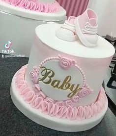 Mom To Be Cake Design, Baby Shower Nena, Baby Shawer, Cake Designs Birthday, Cake Toppings, Baby Cake, Shower Cakes, Girl Baby Shower, Kids Cake