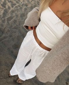 Spring Fit Inspo 2024, Spring Fashion Inspo 2024, Summer Outfits Vanilla, Summer 2024 Outfits Aesthetic, Beach Look Outfits Beachwear, Vanilla Girl Outfits Aesthetic, Summer Outfits2024, Outfit Ideas Summer 2024, Vanilla Girl Outfits Summer