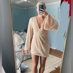 Michael Costello X Revolve Sequin Long-Sleeve Mini Dress. Nude/Cream/Light Peach/Gold Color! Size Small. It Has A Silky Inner Lining (Ft In The Pictures) That Makes It So Comfortable To Wear. It’s So Cute And Great For Cocktail Parties, Sorority Date Nights, Bachelorette Parties, Holiday Parties, Etc. It Has An Open Back And Is Such A Great Dress. Revolve Dress, Michael Costello, Revolve Dresses, Cocktail Parties, Bachelorette Parties, Light Peach, Cream And Gold, Long Sleeve Mini Dress, Sorority