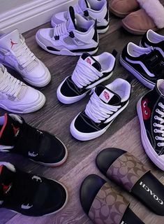 New Converse Shoes, Pretty Sneakers, Trendy Shoes Sneakers, Dr Shoes, Jordan Shoes Retro, All Nike Shoes