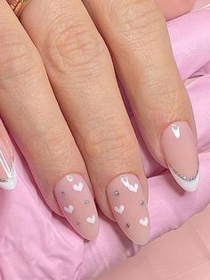 Xs Almond Nails Design, Princesscore Nails, Cute Simple Nails Almond, Almond Acrylic Nails Pink, Neutral Toe Nail Colors, Nails For Europe Trip, Simple Elegant Nail Art, Medium Round Nails, Short Almond Nail Art