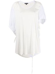 White cotton contrast sleeve oversized T-shirt from Ann Demeulemeester featuring pleated details, ruched details, a round neck, a relaxed fit and a curved hem. Curved Hem Top, Ann Demeulemeester, Oversized T Shirt, Jersey Shirt, Shirt White, Oversized Tshirt, White Cotton, White Undershirt, Fashion Branding