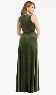 Shop this Step out in this formal full-length dress, made from a soft lux velvet fabric that puts out super romantic vibes. A deep V-neck reflects the side slit of the flowy circle skirt, complete with convenient pockets to carry bridesmaid essentials. A full closed-back provides bra-friendly coverage. Bridesmaids Essentials, Maxi Halter Dress, Sage Bridesmaid Dresses, High Neck Halter, Velvet Maxi Dress, Velvet Maxi, Trumpet Skirt, Infinity Dress, Bridesmaid Style