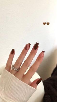 Red Gel Nails Designs Classy, Neutral Coffin Acrylic Nails, Trendy Nails Squoval, Short Nails Design Ideas 2024, Nail Inspo Squoval, Neals Design, Fresh Nail Designs, Monochromatic Nails, Wine Nails