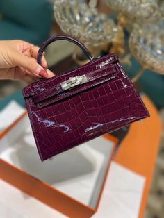 rtataágyuaeryisaaaqermes Professional Team  #mini Kelly alligator #hermes kelly#hermes birkin #hermes Togo# hermes Picotin#hermes handmade#hermes Crocodile skin#Hermes Lizard skin#Hermes Ostrich skin#Hermes handicraft factory#Hermes hands sewing# #hermes kelly#hermes birkin #hermes Togo# hermes Picotin#hermes handmade#hermes Crocodile skin#Wechat:13432060152 whatsApp:+8613432060152 DHL EMS worldwide shipment Hermes Kelly Alligator, Mini Birkin Bag, Mini Kelly Crocodile, Mini Kelly Hermes, Hermes Alligator, Classy Mini Dresses, Hermes Ostrich, Hermes Crocodile, Soft Woman