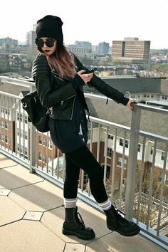 Dr Martens Outfit, Nature Lifestyle, Tiktok Challenge, Converse Outfits, Doc Martens Outfit, Woman Power, Style Instagram, Cars Luxury, Mode Casual