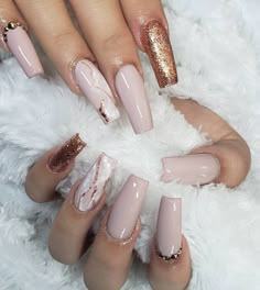 melisaIX Rose Gold Nails Design, Unghie Sfumate, Glitter Nails Acrylic, Gold Nail Designs, Gold Nail Art, Gold Nail, Rose Gold Nails, Fall Acrylic Nails, Christmas Nails Acrylic