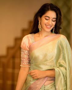 Mint Green Saree, Mrinalini Ravi, Mirnalini Ravi, Saree Outfits, South Indian Saree, Simple Saree Designs, Kerala Wedding, Saree Photos, Fashionable Saree