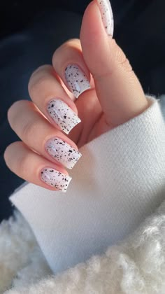 Маникюр базовый🫶🏼 Semi Nails Ideas, Ladybug Nails, Hippie Nails, Polka Dot Nails, Casual Nails, Strong Nails, Dream Nails, Types Of Nails